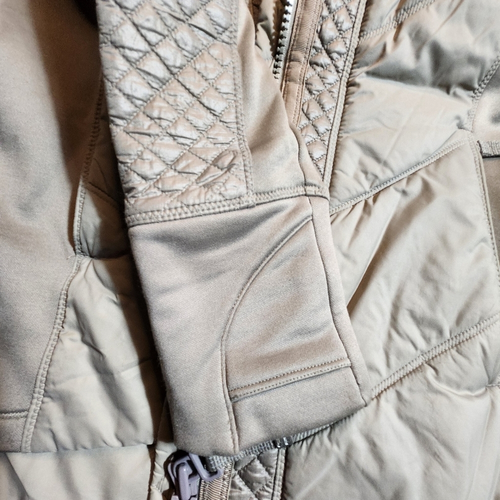 ATHLETA ROCK RIDGE PRIMALOFT PUFFER JACKET HOODED - Picture 7 of 10